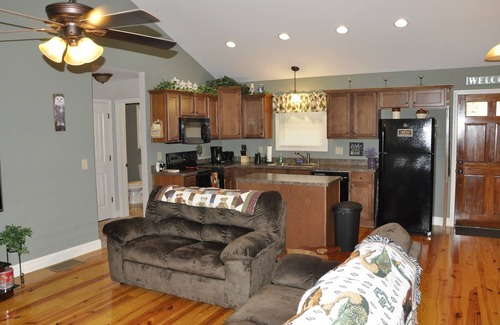 Hiawassee Cabina | Jack & Louise's Cabin NO WIFI Peaceful Mountain Cabin Get Away from it All here!