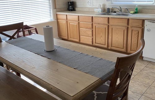 Idaho Falls Casa | Jacki Lynn’s Large Idaho Falls Downtown Brick Home. 2-3 Kings!