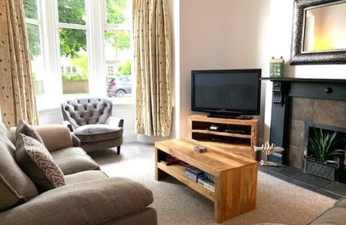 Muston Casa | Jackson Landing - Spacious house with central location