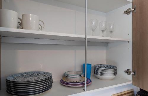 Barrio Santa Lucía Apartamento | Jaco Beach, Viva Jaco, AC, HOT water, 3 Pools, BBQ, Rancho, Office, Gym