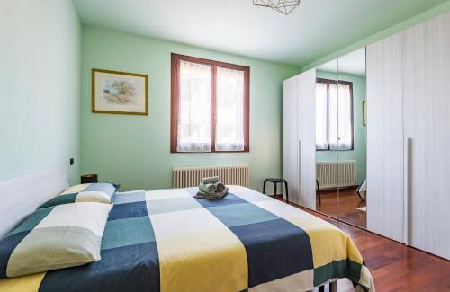 Casalgrande Apartamento | Jacuzzi Apartment in Italian Villa, Wi-Fi & Garden Sassuolo - Maranello