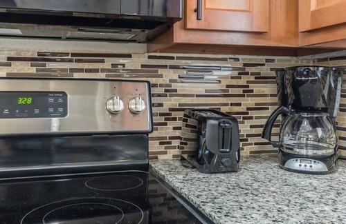 Northeast Orlando Casa | jacuzzi & games + close to dwtn, disney, & parks!