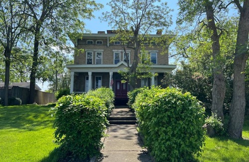 Bay City Apartamento | James’ Entire Apt @ the Historic McCormick House