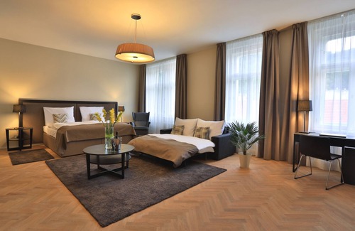 Mala Strana Hotel | James Hotel & Apartments