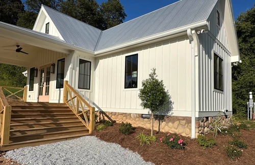 Dillard Cabaña | Jane Cottage at Julep Farms
