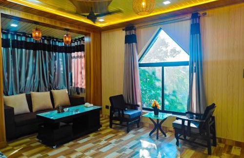 Mayapur Apartamento | Jarokhā by Nivāsa- Scenic Stay Overlooking Ganga, Mountain View, 2 minutes from Ganga Ghaat, 10 minutes from Raja ji national Park