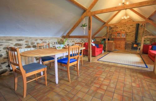 Hawkridge Casa | Jasper, Unique Upside-Down Retreat with Stunning Rural Views