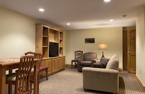 North Troy Casa | Jay Peak 4BR/3.5BA Ski-in/out Townhome