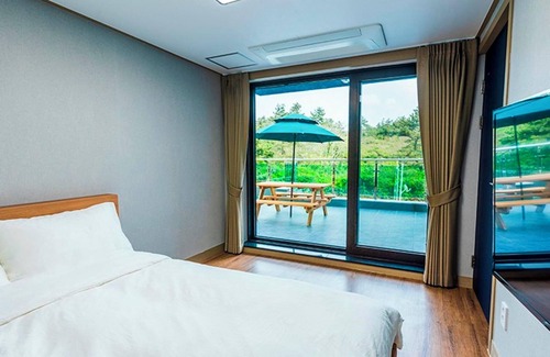 Hallim Casa | Jeju One Pine Tree Pension