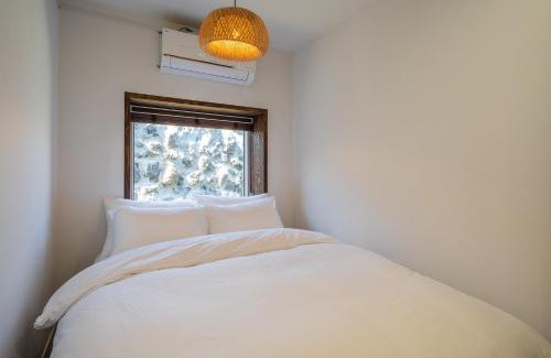Andeok Casa | Jeju Sagaeoreum Dockchae