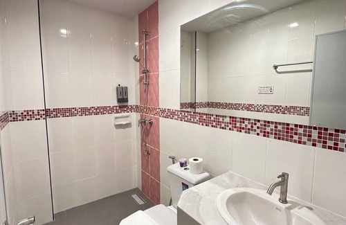 Patong Hotel | Jellyfish Residence