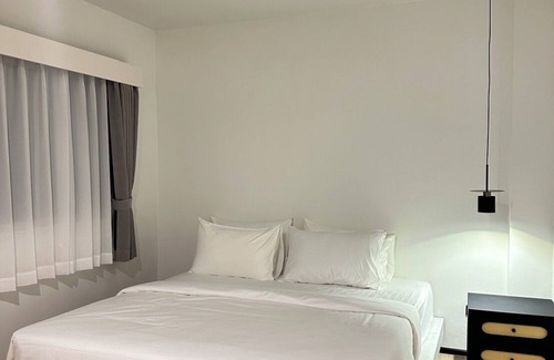 Patong Hotel | Jellyfish Residence