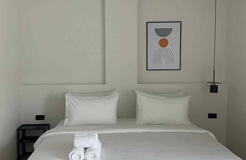 Patong Hotel | Jellyfish Residence