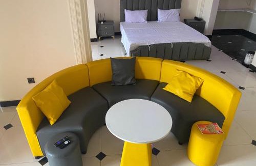 Freetown Casa | Jennabwa Lodge and Restaurant