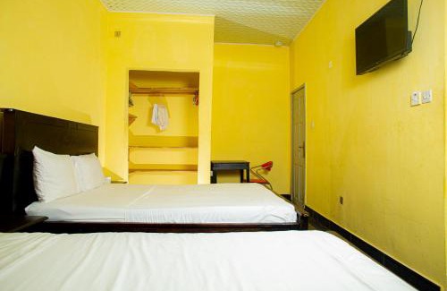 Freetown Casa | Jennabwa Lodge and Restaurant