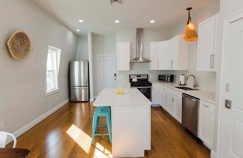 Federal Hill Apartamento | Jennifer's Penthouse Panoramic City View Apartment with Deck