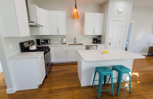 Federal Hill Apartamento | Jennifer's Penthouse Panoramic City View Apartment with Deck