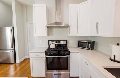 Federal Hill Apartamento | Jennifer's Penthouse Panoramic City View Apartment with Deck