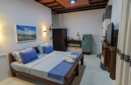 Ekala Cama Y Desayuno | Jennifers Villa, Make your soul full in Love and Peace in Negombo AC,Wifi,Beach