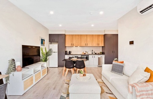 Port Adelaide Apartamento | Jewel on Jubilee - New 1 Bed Apt with Parking
