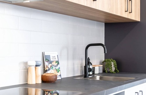 Port Adelaide Apartamento | Jewel on Jubilee - New 1 Bed Apt with Parking