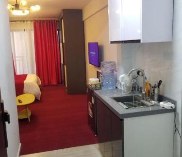 Kileleshwa Cama Y Desayuno | Jeyem HomeStays Studio B1202 at Diamond Homes Apartment
