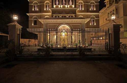 Lake Pichola Hotel | Jhadol Vijay Vilas Near Lake Pichola
