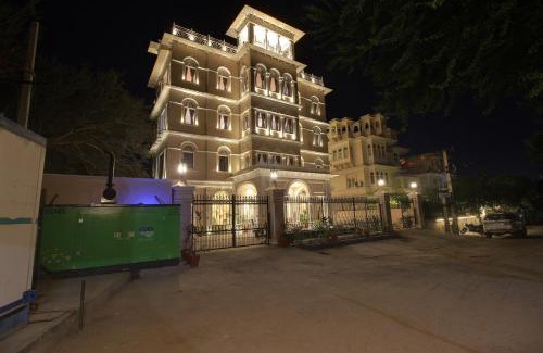 Lake Pichola Hotel | Jhadol Vijay Vilas Near Lake Pichola