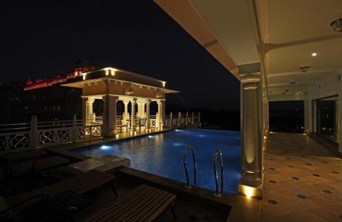 Lake Pichola Hotel | Jhadol Vijay Vilas Near Lake Pichola