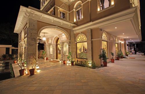 Lake Pichola Hotel | Jhadol Vijay Vilas Near Lake Pichola