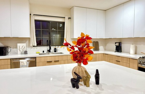 La Habra Casa | Jie’s Backyard Bliss · La Habra 4B3B Home + Pool