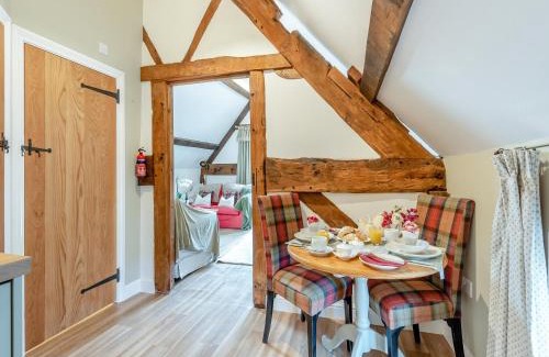 Little Cowarne Casa | Jinney Ring