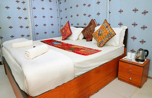 Amar Sagar Pol Complejo | Jodhani Desert Camp & Resort Jaisalmer