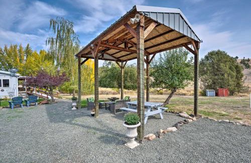 John Day Casa | John Day Lakehouse with a Great Outdoor Space!