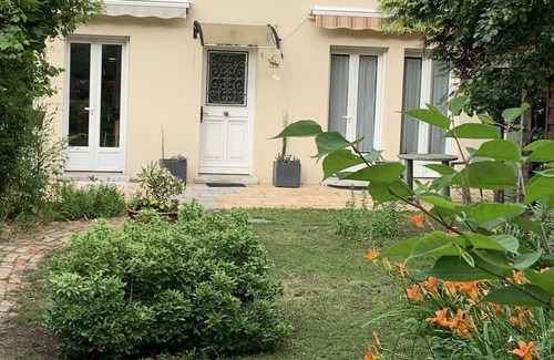 Petit-Colombes Apartamento | John homestay close Paris at Colombes