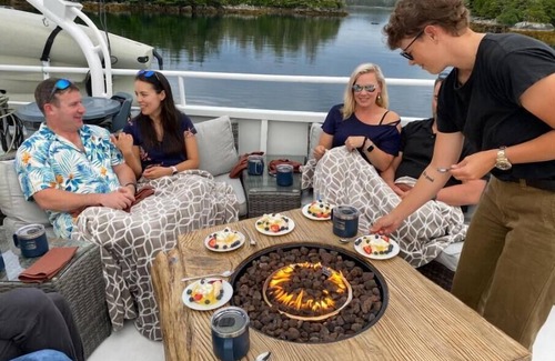 Friday Harbor Alquiler De Eote | Join Bear Paw, your 90' private charter yacht cruising the San Juan Islands, WA