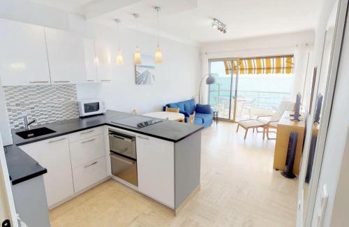 Menton Apartamento | Joli 3P rénové en bord de mer avec terrasses, piscine et garage à Menton - FR-1-196-184
