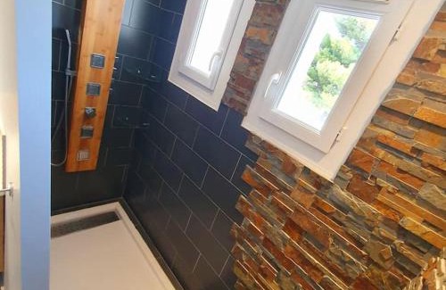Marignane Casa | Joli haut de villa 3 chambres climatisé avec jacuzzi