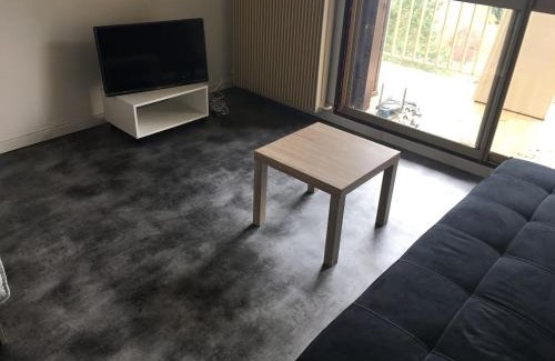 Montrichard Val de Cher Apartamento | Joli studio proche des châteaux et du parc de Beauval