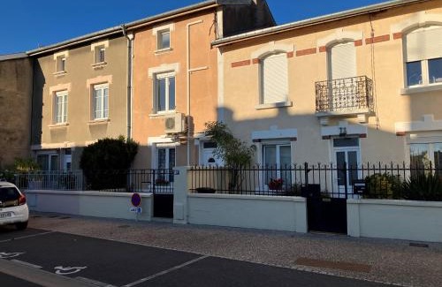 Belleville-sur-Meuse Casa | Jolie, cozy, confortable maison de ville au calme à 5min du centre de Verdun, parking devant la maison