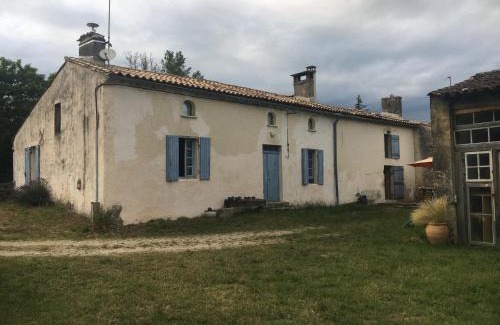 Leogeats Casa | Jolie maison ancienne adaptée aux petits groupes - Maison Peyri