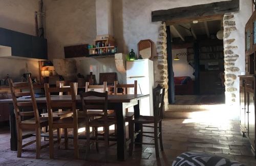 Leogeats Casa | Jolie maison ancienne adaptée aux petits groupes - Maison Peyri