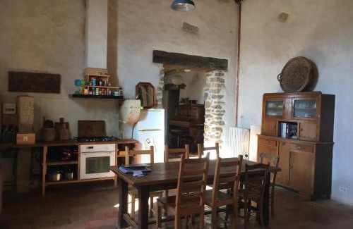 Leogeats Casa | Jolie maison ancienne adaptée aux petits groupes - Maison Peyri