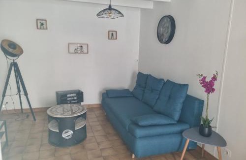 Brigueuil Casa | Jolie petite maison dans village fortifié