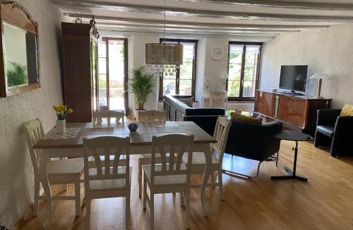 Nidau Apartamento | Joline private guest apartment feel like home