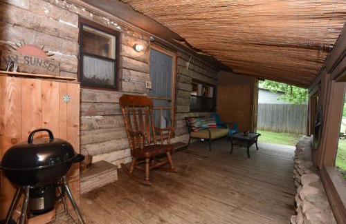 Utopia Casa | Jones Riverside Cabin