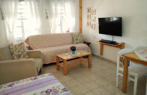 Menahemia Apartamento | Jordan Valley one room apartment