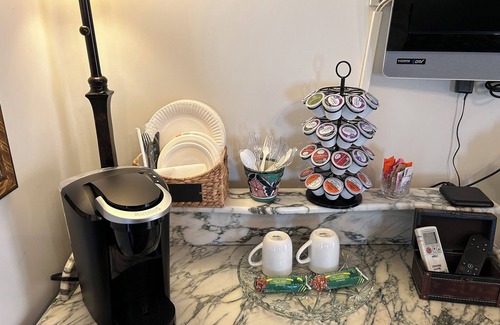 Mesilla Apartamento | Josefina's King Suite in Historic Old Mesilla Plaza.