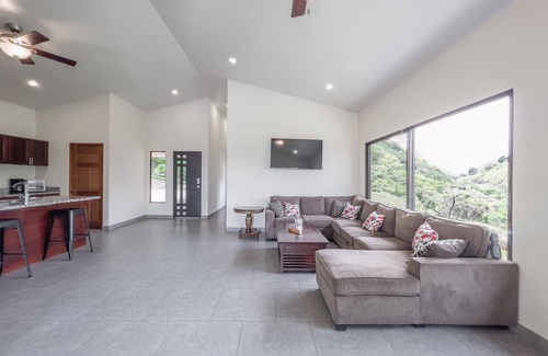 Mercedes Casa | Journeys End- Stunning Views in Gated Community