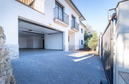 Figueres Villa | Jouvacations Villa Domenec